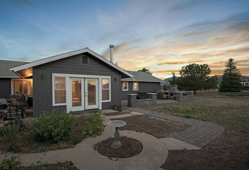 Flagstaff Retreat W/ Game Room & Acreage