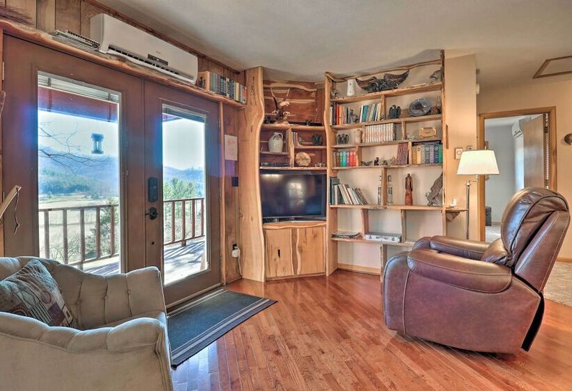 Franklin Family Home W/ 2 Decks & Fire Pit!