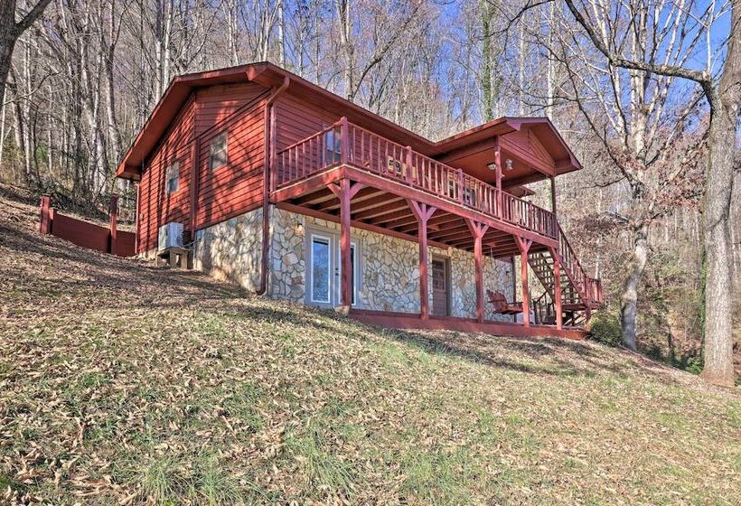 Franklin Family Home W/ 2 Decks & Fire Pit!