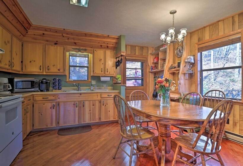 Franklin Family Home W/ 2 Decks & Fire Pit!