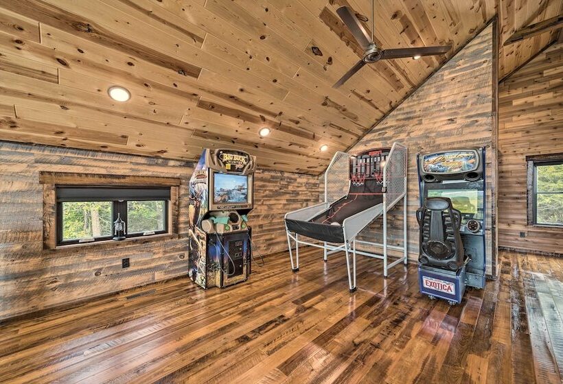 Galena Cabin W/ Wraparound Porch & Game Room!