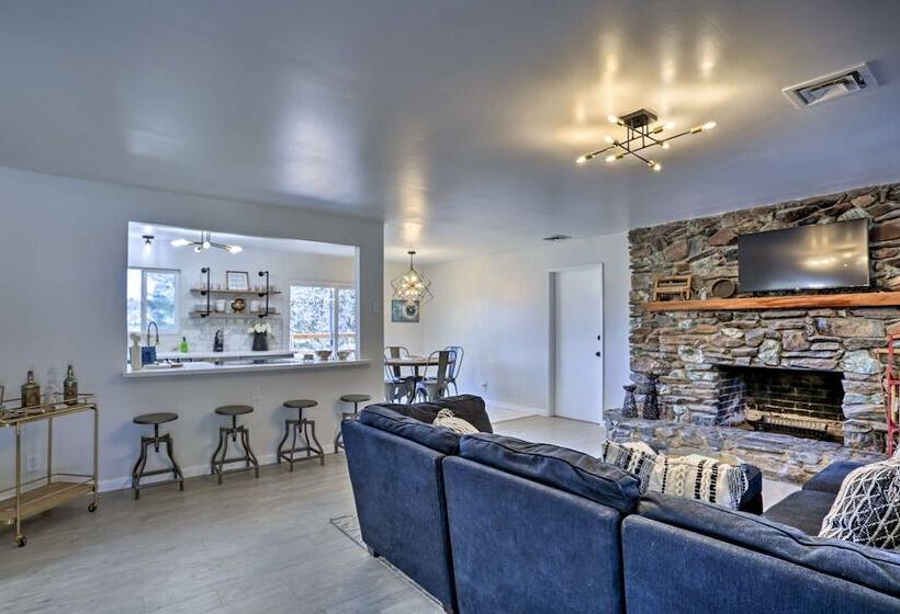 Gateway To Yosemite Home: Chic Oakhurst Oasis