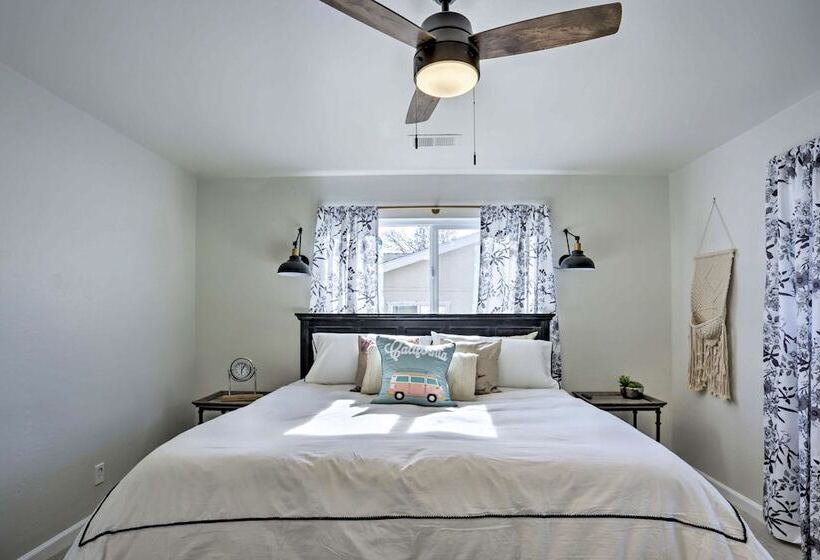 Gateway To Yosemite Home: Chic Oakhurst Oasis