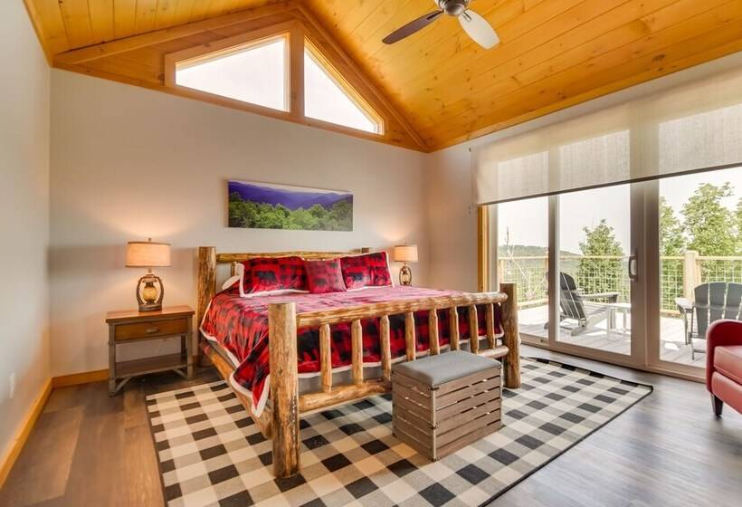 Gatlinburg Overlook W/ Hot Tub + Game Room!