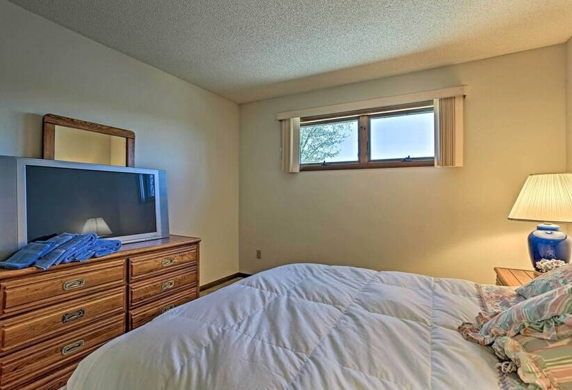 Airy Lake Ariel Home W/ Private Dock + Kayaks!