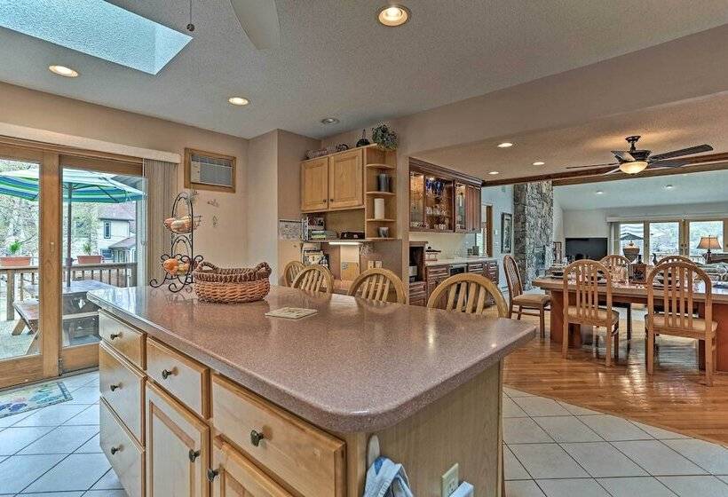 Airy Lake Ariel Home W/ Private Dock + Kayaks!