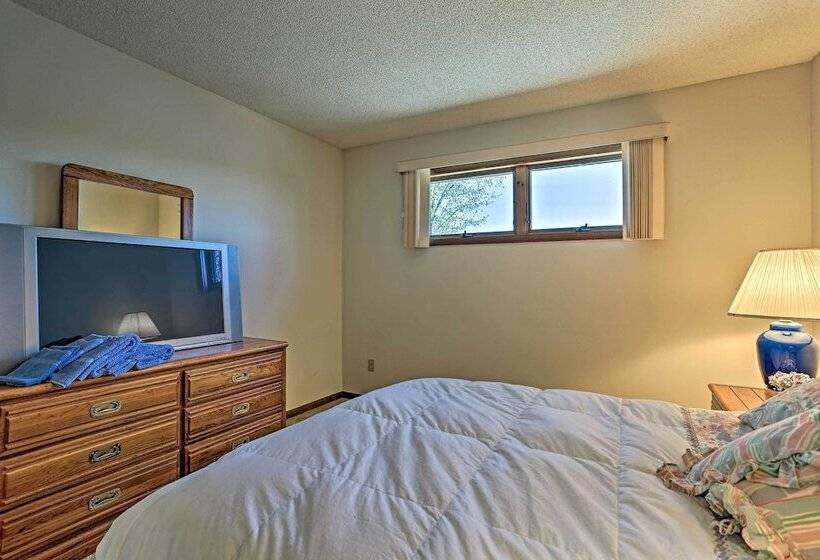 Airy Lake Ariel Home W/ Private Dock + Kayaks!