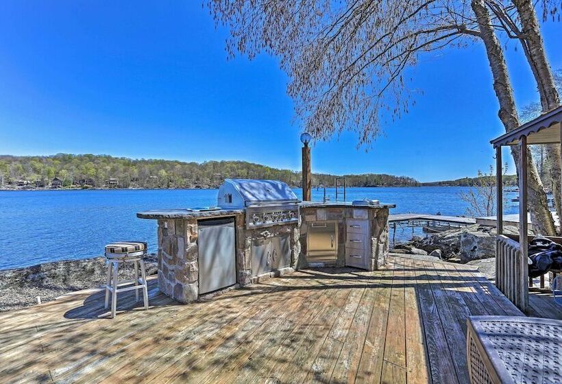 Airy Lake Ariel Home W/ Private Dock + Kayaks!
