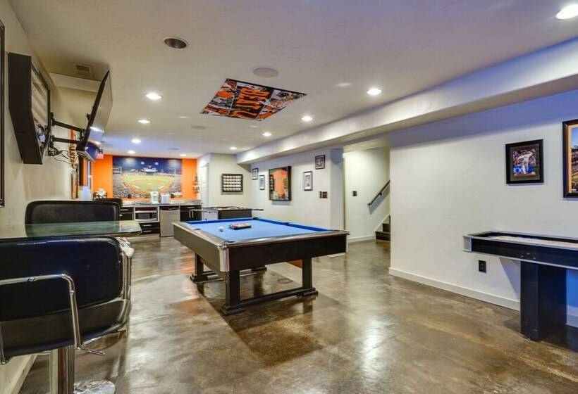 Great Salt Lake House: 5,000 Sq Ft, Mtn Views!