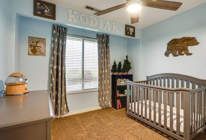 Great Salt Lake House: 5,000 Sq Ft, Mtn Views!