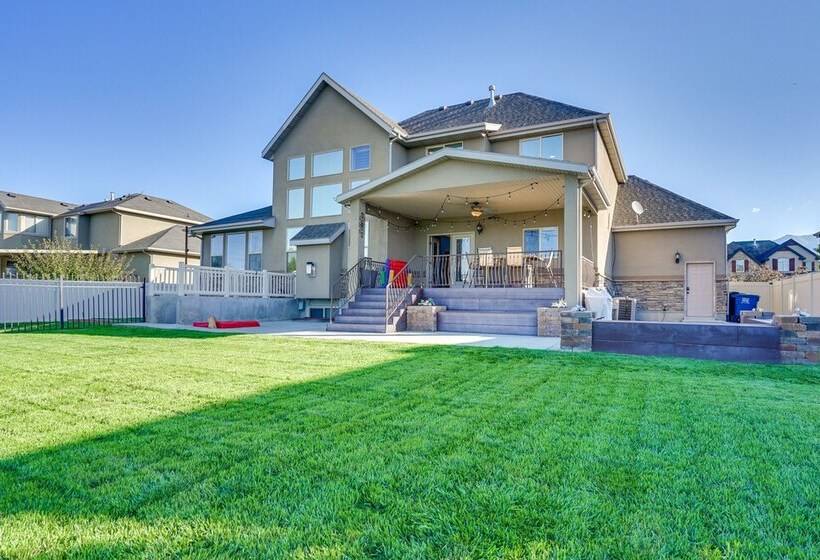 Great Salt Lake House: 5,000 Sq Ft, Mtn Views!