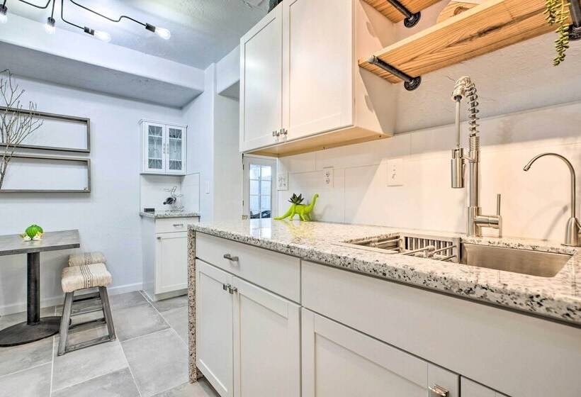 Guest House W/ Hot Tub: 11 Mi To Downtown Phoenix