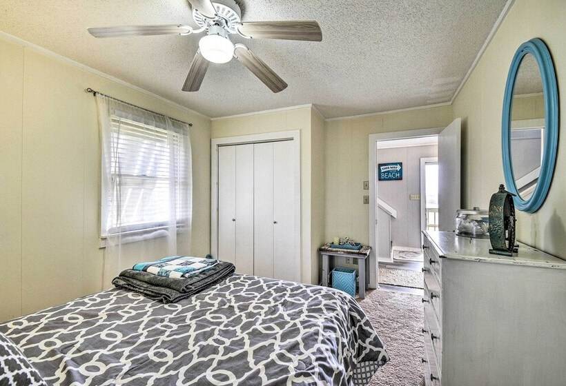 Hatteras Style Salvo Home Walk To Shore!