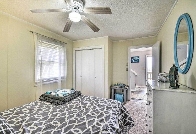 Hatteras Style Salvo Home Walk To Shore!