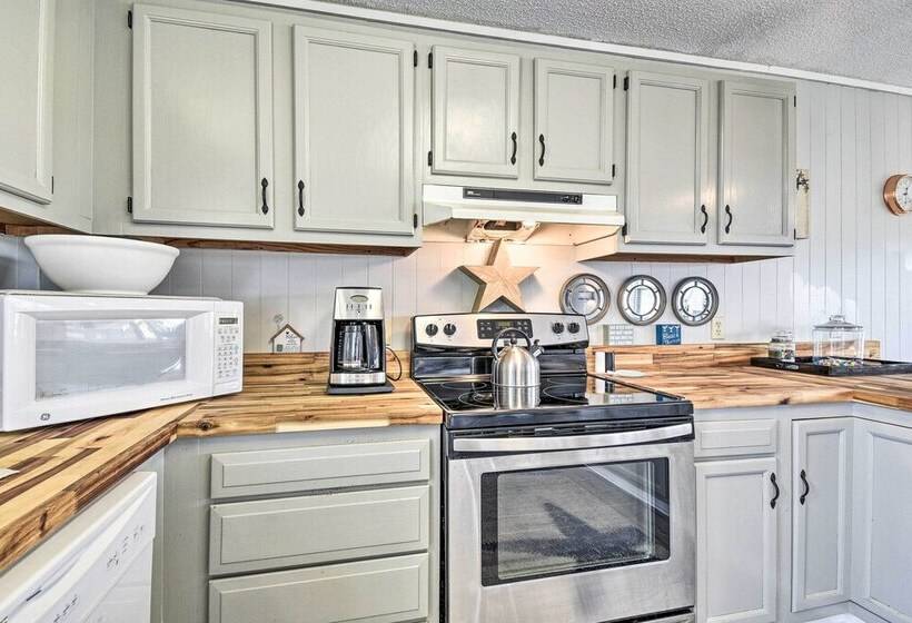 Hatteras Style Salvo Home Walk To Shore!