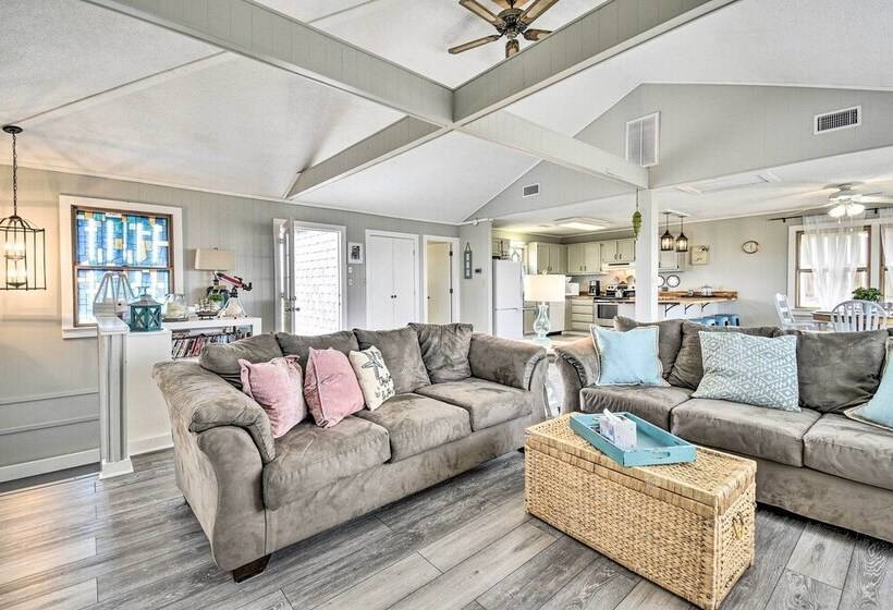 Hatteras Style Salvo Home Walk To Shore!