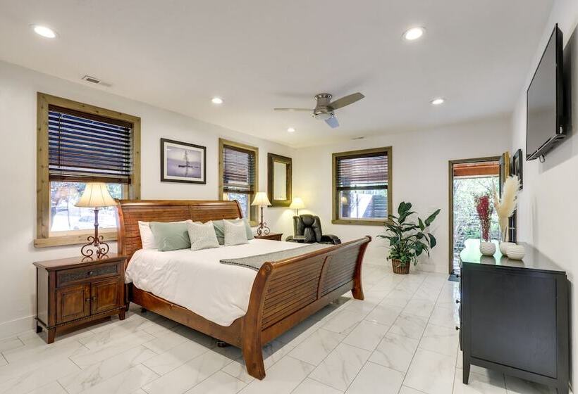 Heber City Home: Private Yard & Hot Tub!