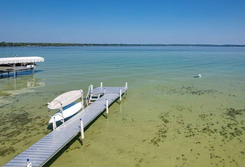 Higgins Lake House & Bunkhouse With Private Dock!