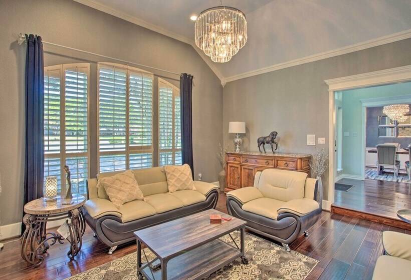 Highland Village House: Creek Access & Boat!