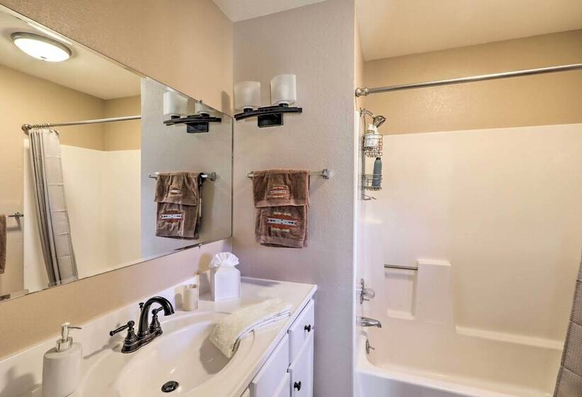 Sedona Retreat W/ Fire Pit, Near Hiking Trails