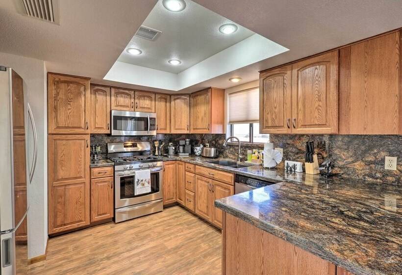 Sedona Retreat W/ Fire Pit, Near Hiking Trails