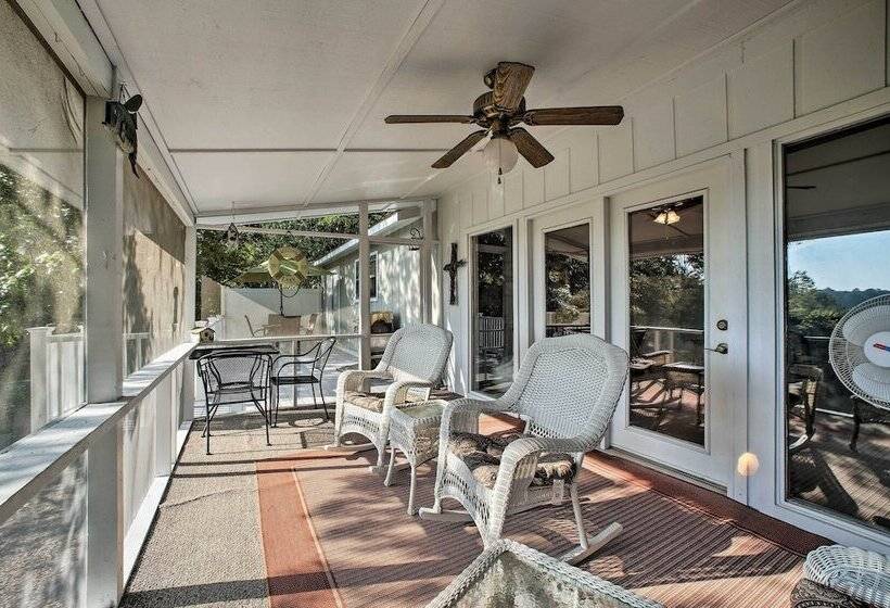 Hillside Rogers Cottage W/ Beaver Lake Views!