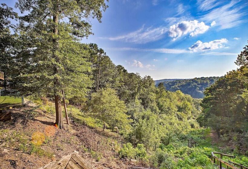 Hillside Rogers Cottage W/ Beaver Lake Views!