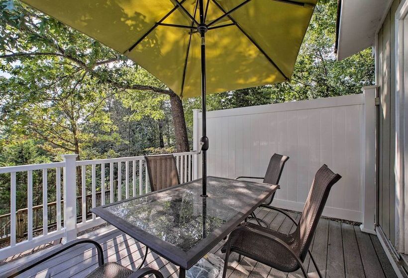 Hillside Rogers Cottage W/ Beaver Lake Views!