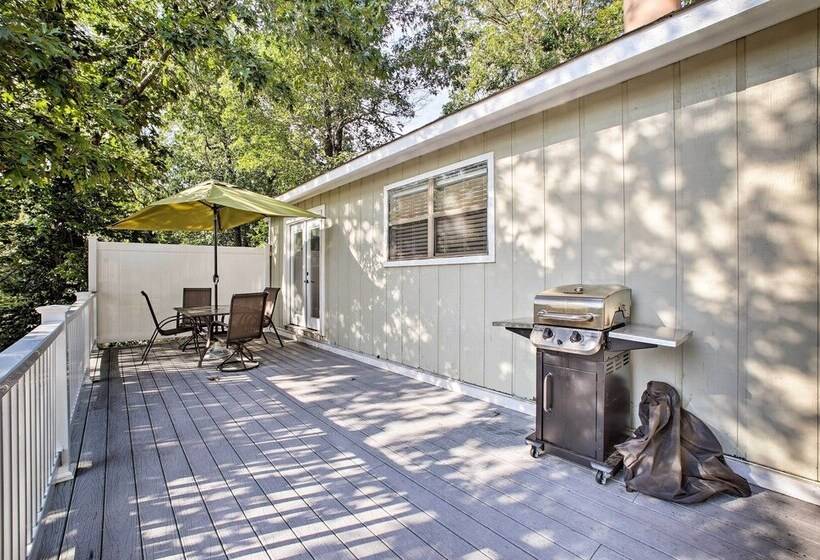 Hillside Rogers Cottage W/ Beaver Lake Views!