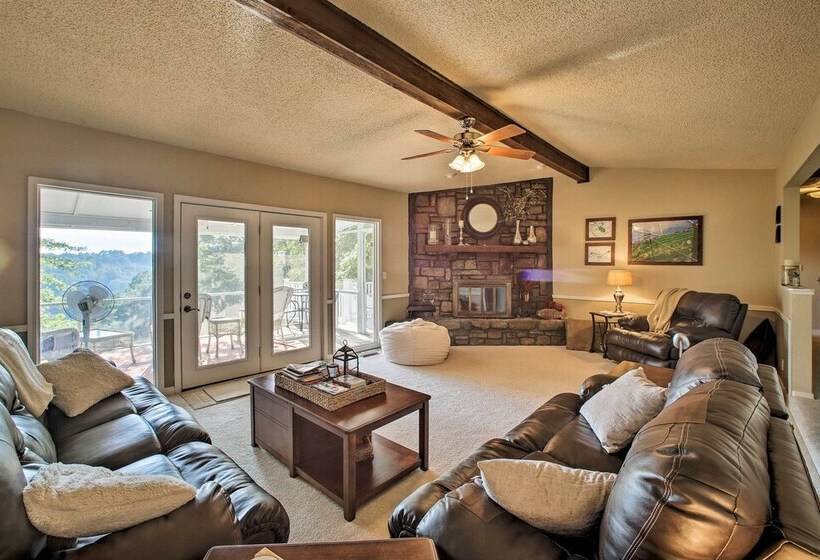 Hillside Rogers Cottage W/ Beaver Lake Views!