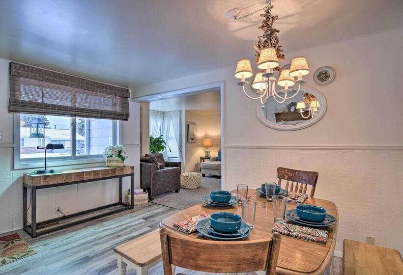 Hip Downtown Cottage   Walk To Beach, Pier, Dining