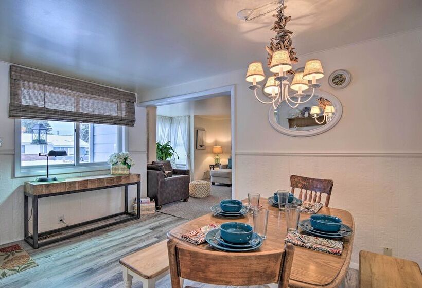 Hip Downtown Cottage   Walk To Beach, Pier, Dining