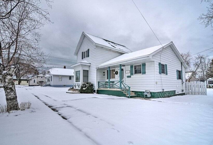 Hip Downtown Cottage   Walk To Beach, Pier, Dining