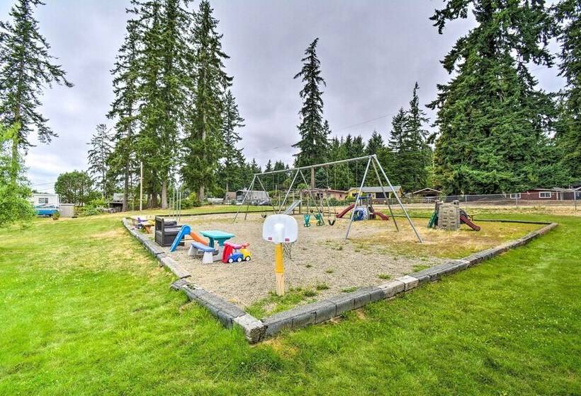 Historic Belfair Cabin Abode On The Hood Canal!