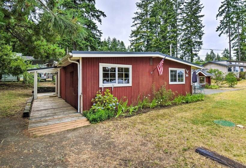 Historic Belfair Cabin Abode On The Hood Canal!