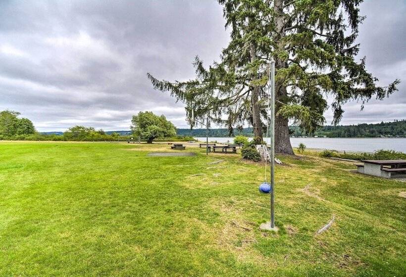 Historic Belfair Cabin Abode On The Hood Canal!