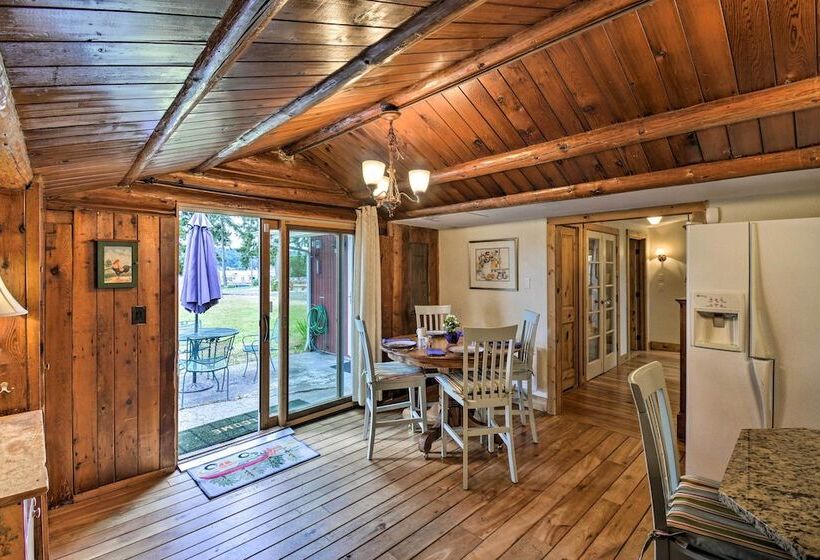 Historic Belfair Cabin Abode On The Hood Canal!