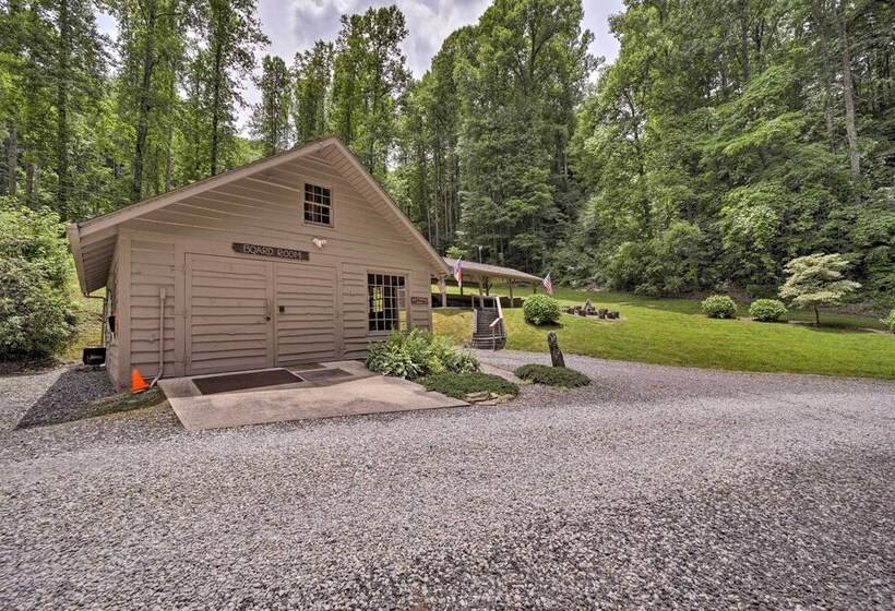Historic Cabin: Grill & Hiking Trail Access!