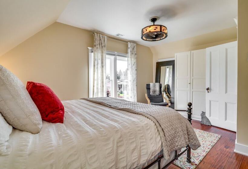 Historic Home Near Downtown Salem: Walk To Capitol