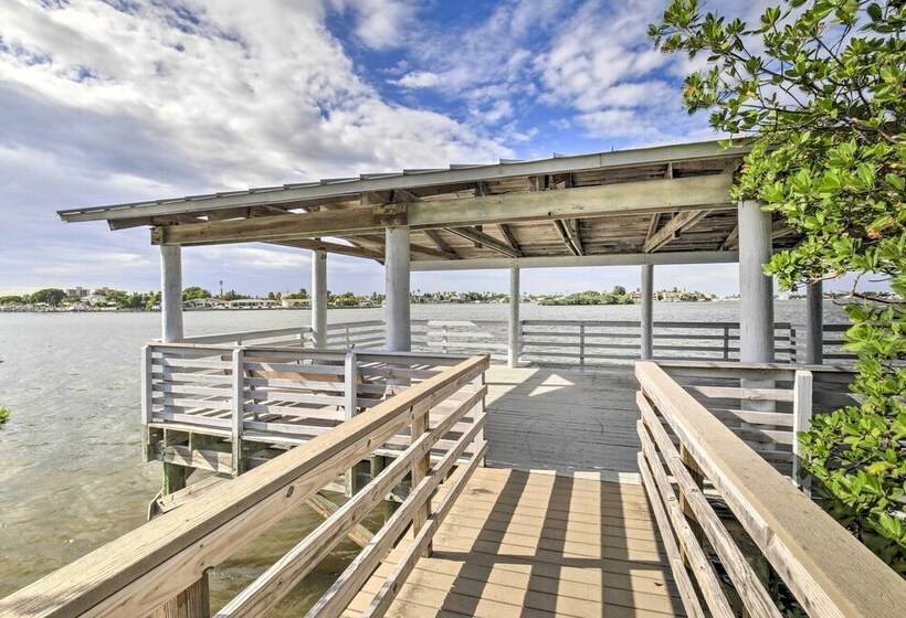 Home W/ Bbq ~ 1 Mi To Indian Rocks Beach & Golf