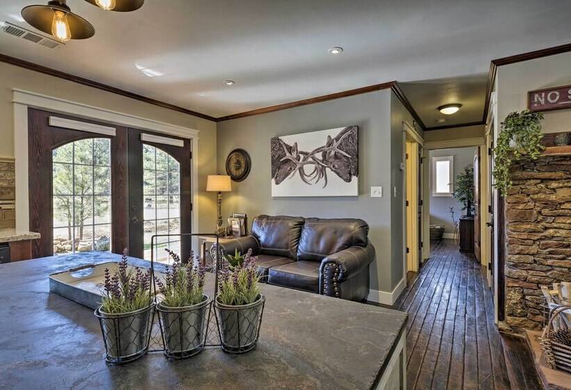 Home W/ Jacuzzi: 10 Mi To Nau & Flagstaff!