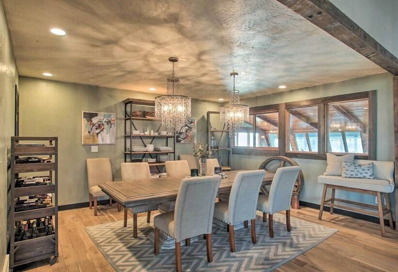 Home With Indoor Pool   1 Block To Liberty Lake!