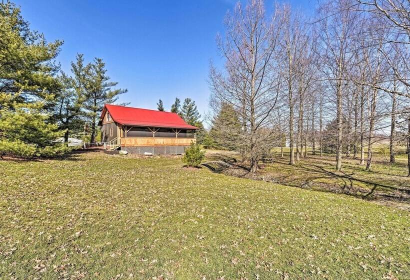 Honey House Cabin    A Quiet Countryside Retreat!