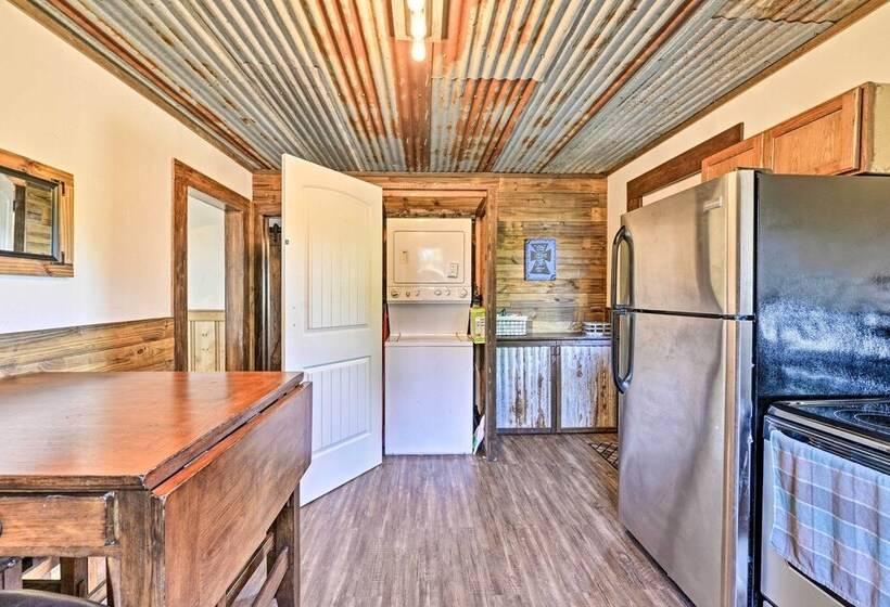 Day Trip To Waco & Temple: House On Cattle Farm