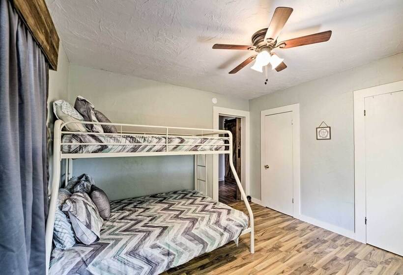 Day Trip To Waco & Temple: House On Cattle Farm