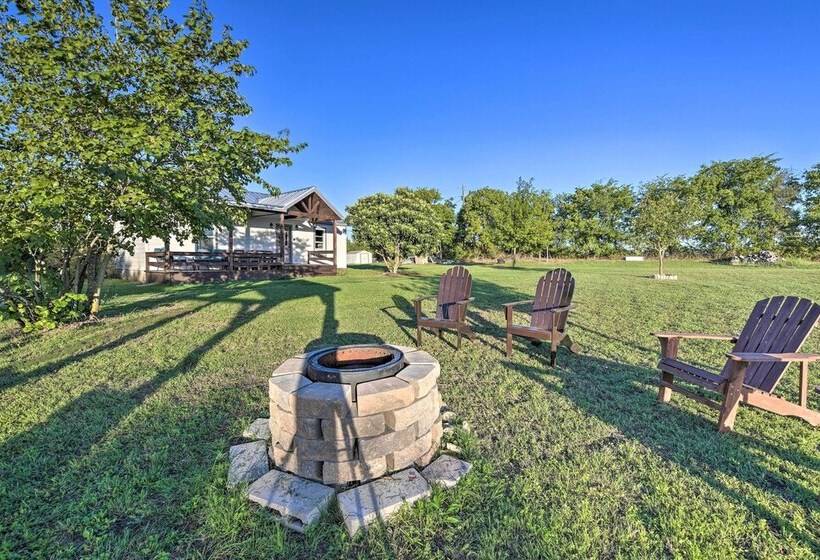 Day Trip To Waco & Temple: House On Cattle Farm