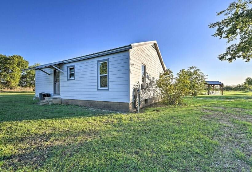 Day Trip To Waco & Temple: House On Cattle Farm