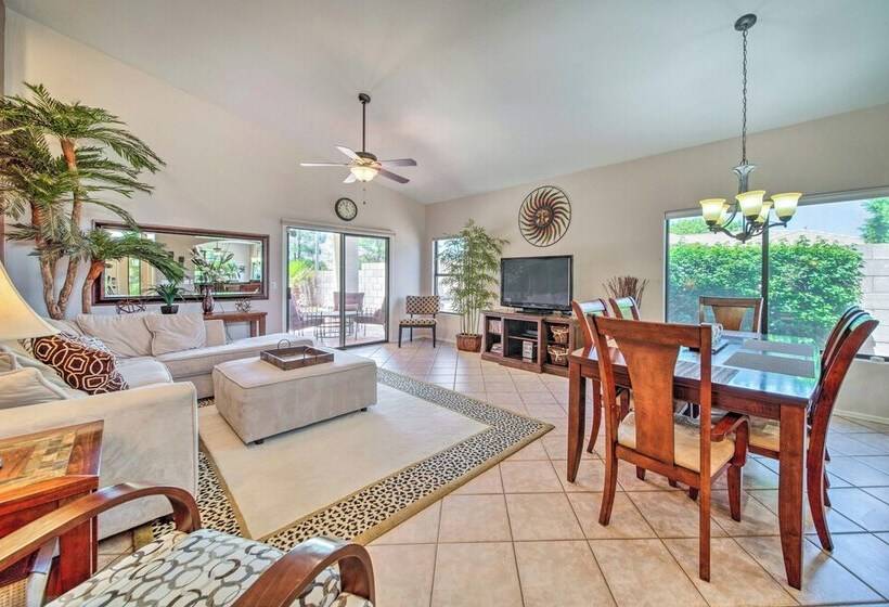Bright Chandler Home W/ Hot Tub: Golf, Hike & Shop
