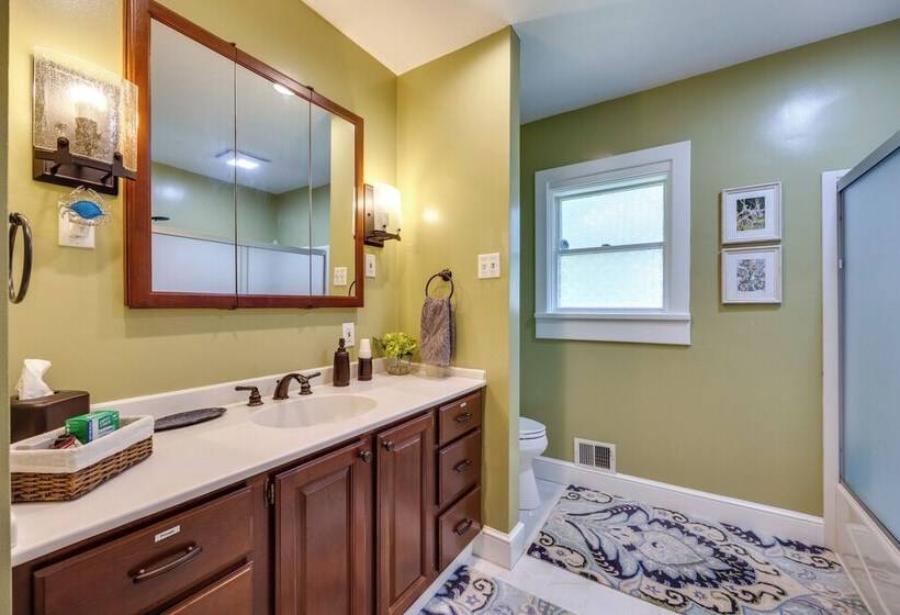 Riverfront Paradise W/ Hot Tub & Pool In Kinsale!