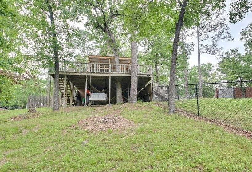 Lake Hamilton Cabin: Boating Getaway!